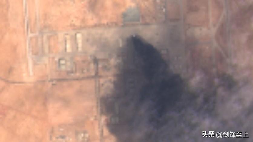 根据卫星图像分析，伊朗昨天打沙特的苏丹王子基地，最开始的目标可能就是E3预警机，