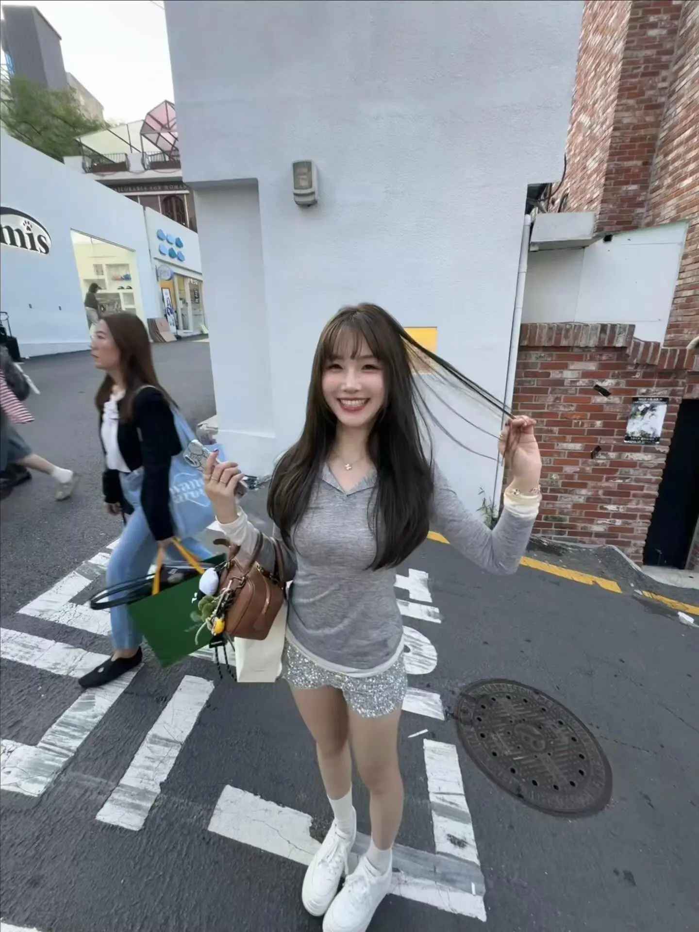 你转身向北 侧脸还是很美