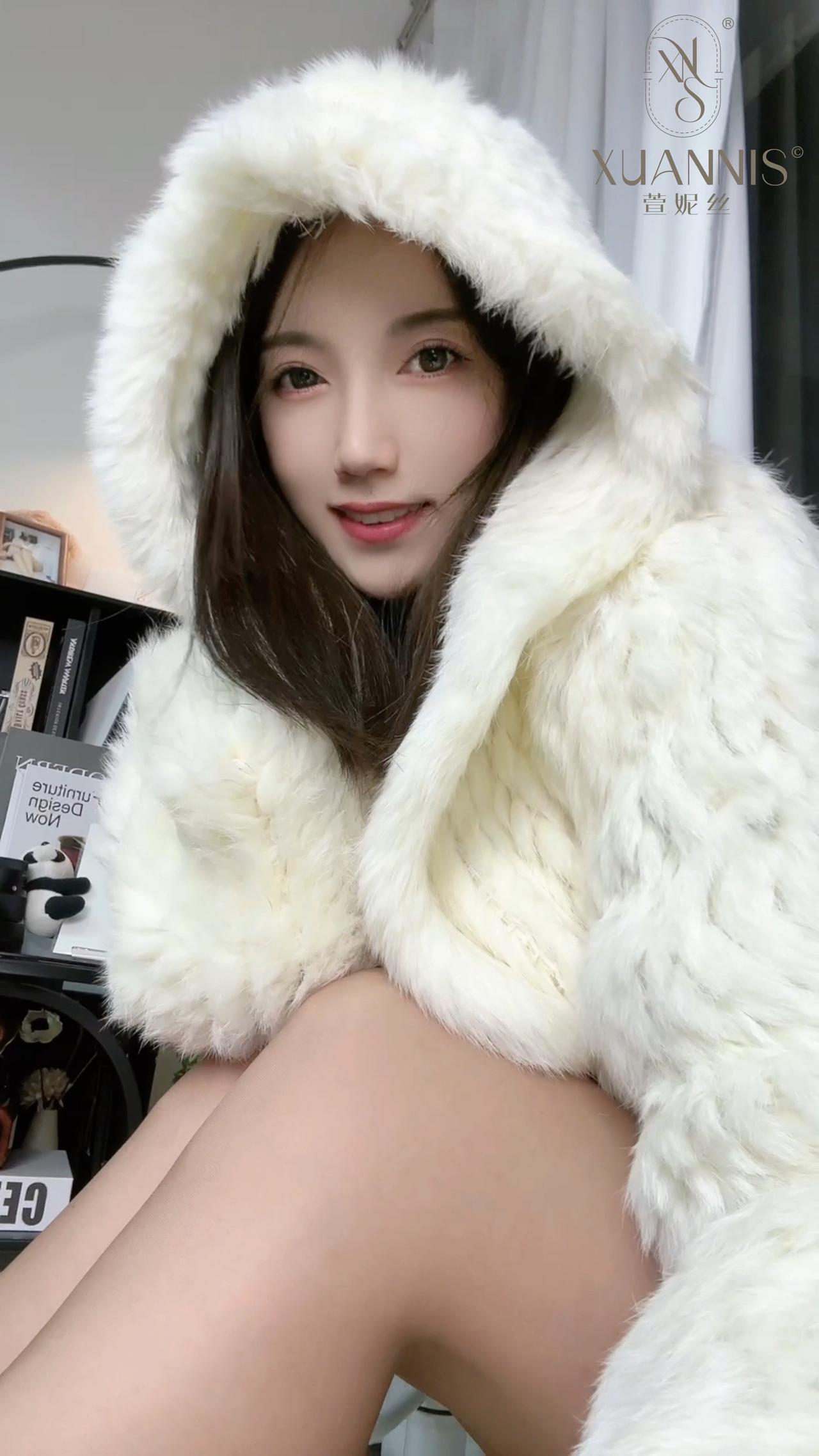 「隐」系列的咖色像小麦肤色超自然耶@林以萱. XNSW萱妮丝 萱妮丝式优雅