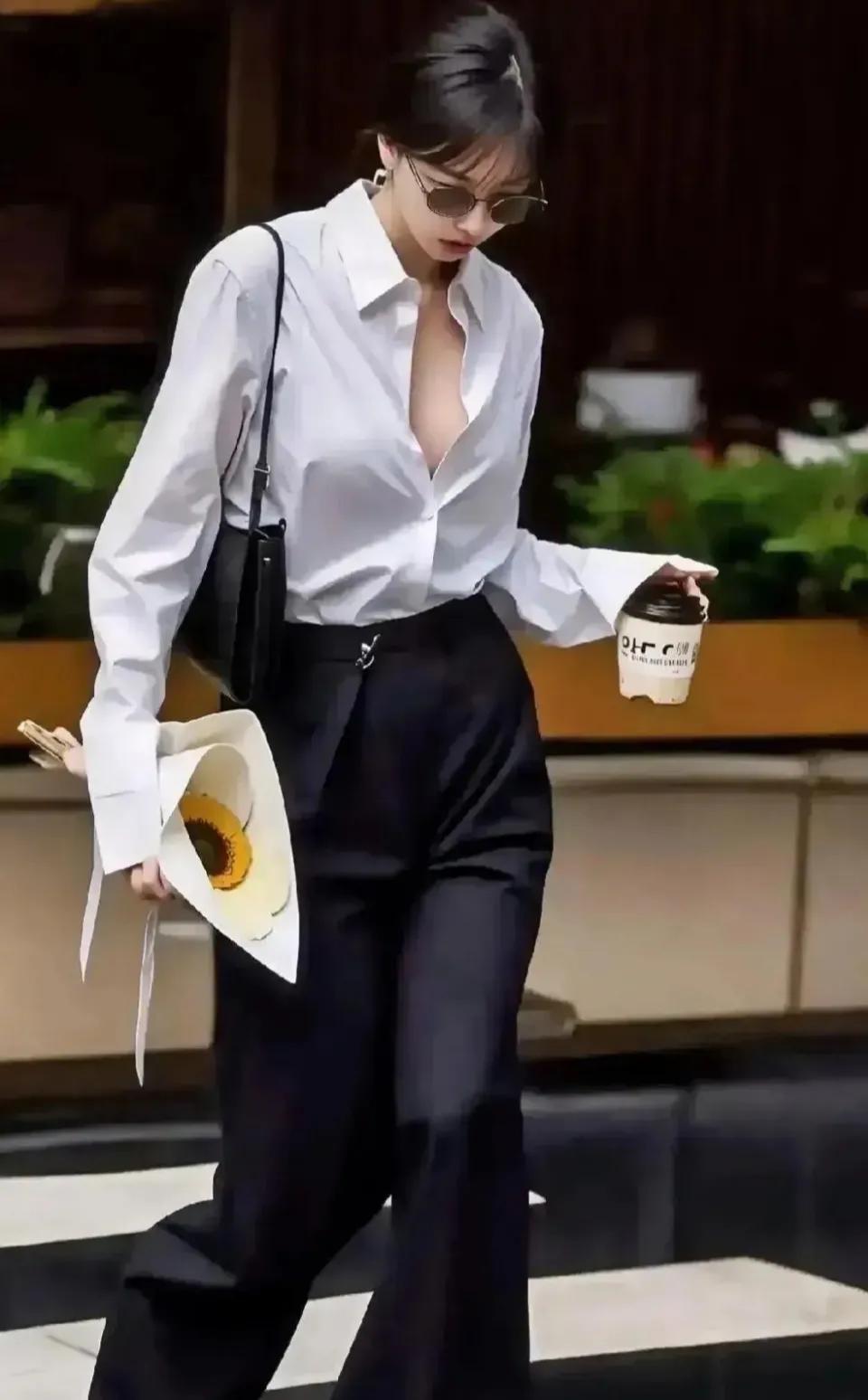 男人的责任:
No matter how much a man drinks
不