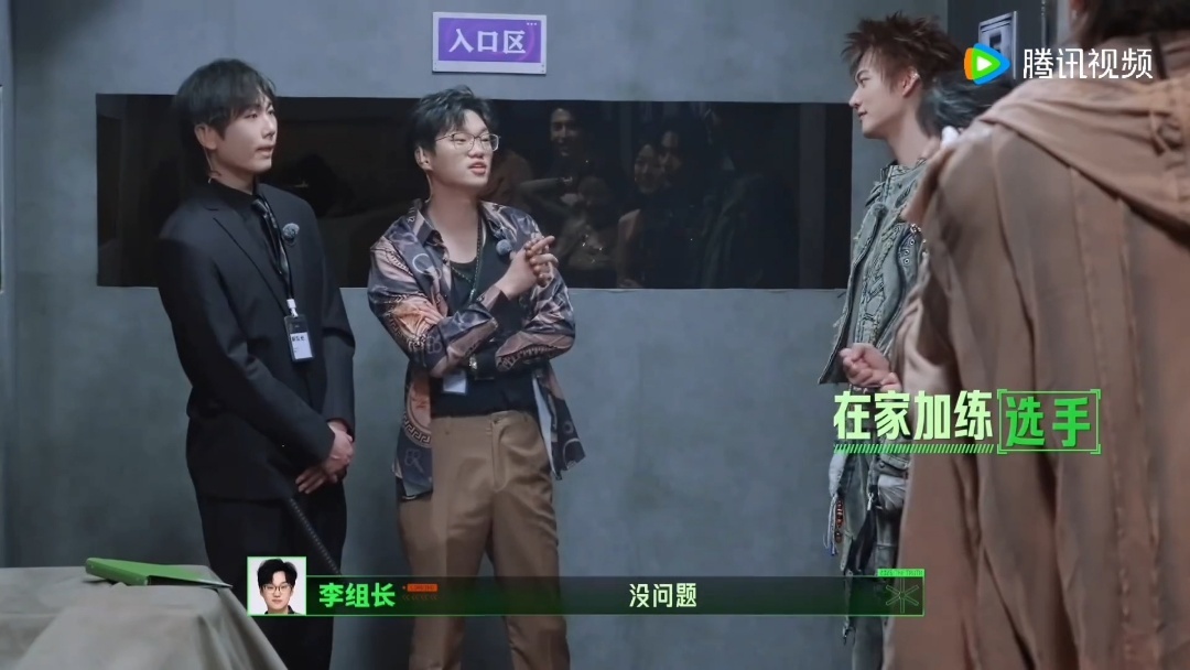 丁程鑫出了时代峰峻一直在挑衅李飞开始推理吧 周柯宇以为报名字就行，结果暗号是跳“