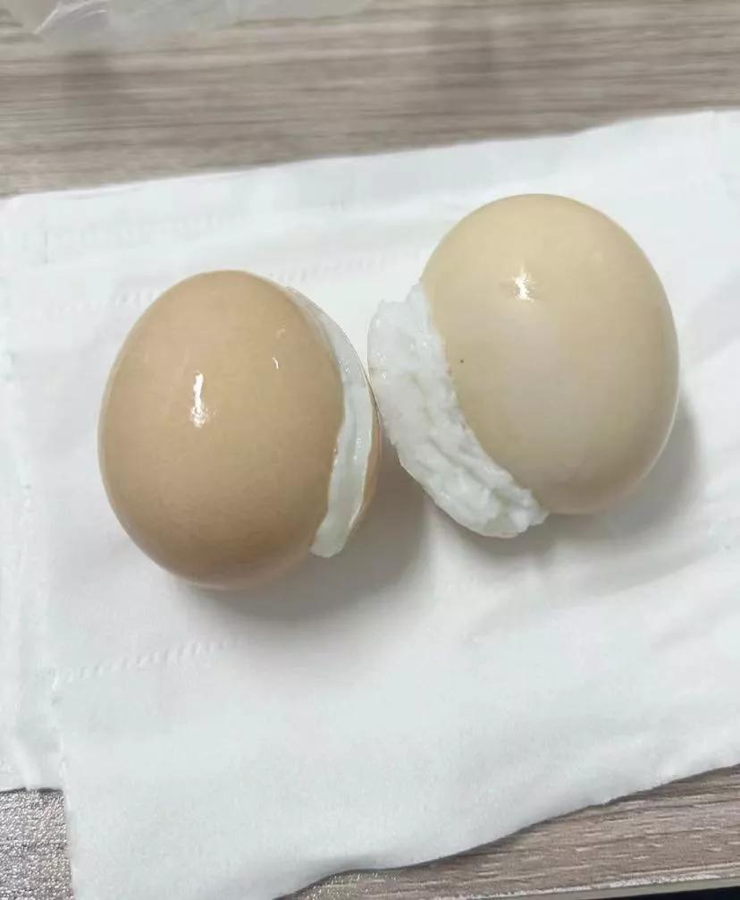 为什么每次都爆开呀
每次煮的鸡蛋都爆开，是我不会煮吗鸡蛋
