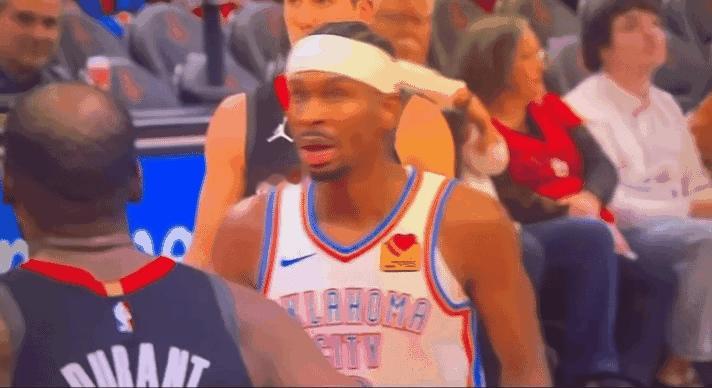 亚历山大努喷杜兰特:享受第七名的位置吧!

今天火箭末节崩盘，主场91:111输