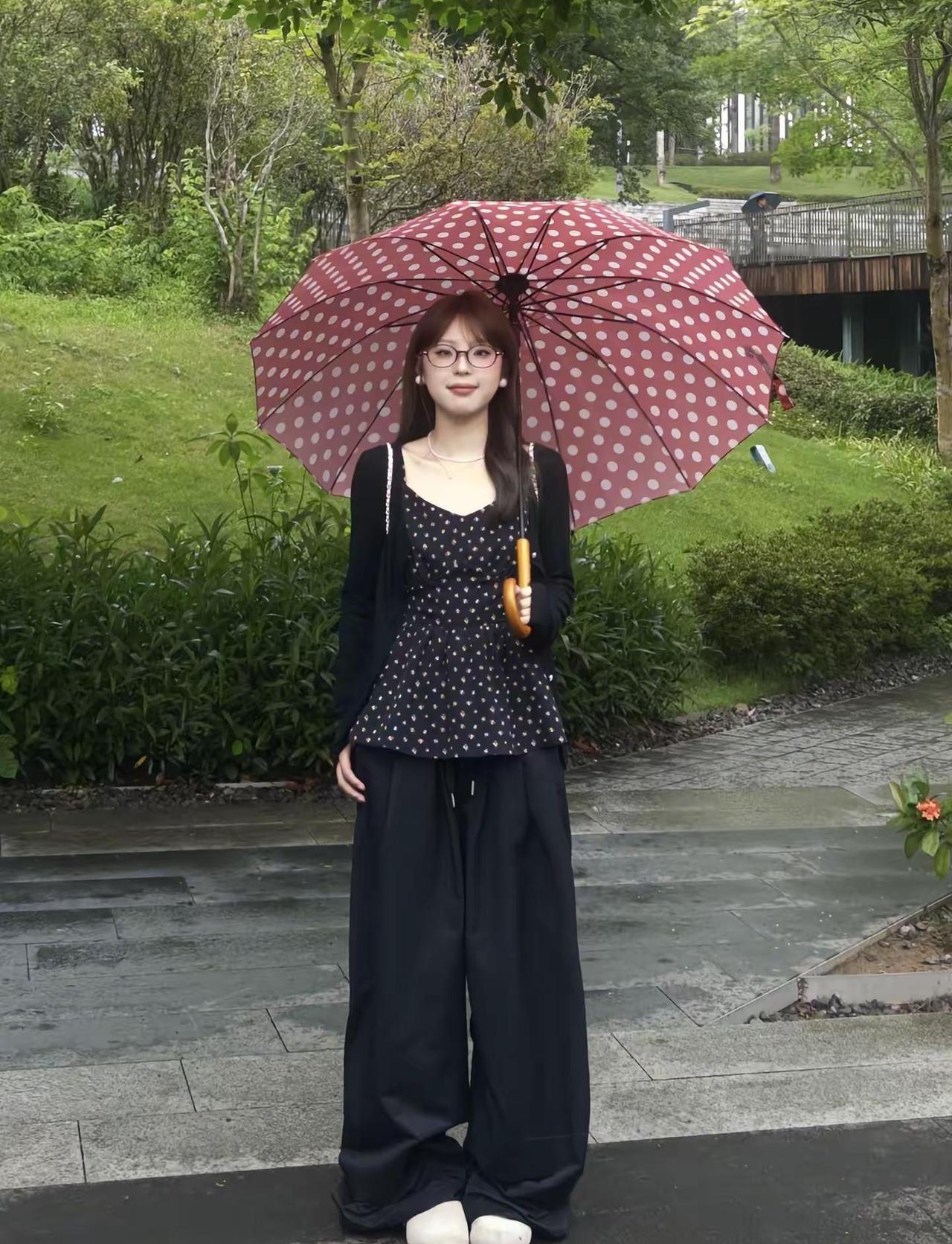 雨天公园 小记𓂂𓏸🍒。穿搭 ootd穿搭 今天穿什么 拍照