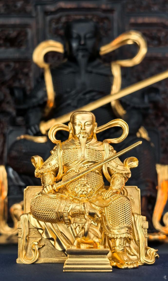 满身黄金甲，转发，一路发发发…… 