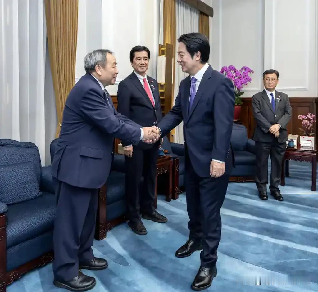 这就是厚颜无耻！

“汉奸”石平“窜台”后，不忘持续制造舆论话题，他发文称中国《