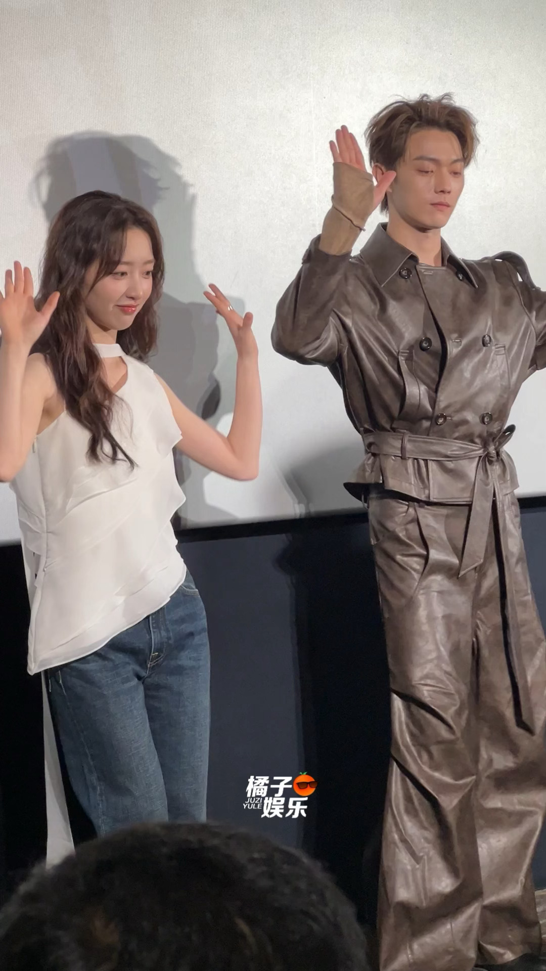 哥妹拘谨版复仇摇来了许凯邓恩熙跳复仇摇