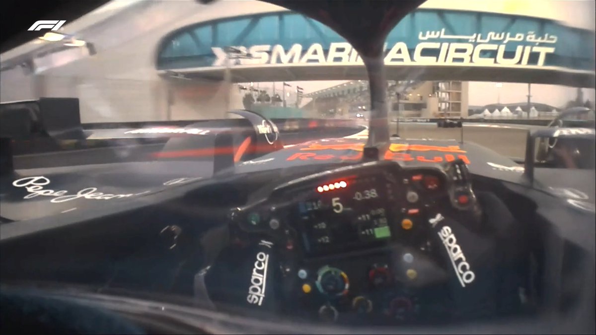 F1官方：维斯塔潘换软胎创最快单圈1分23.446秒