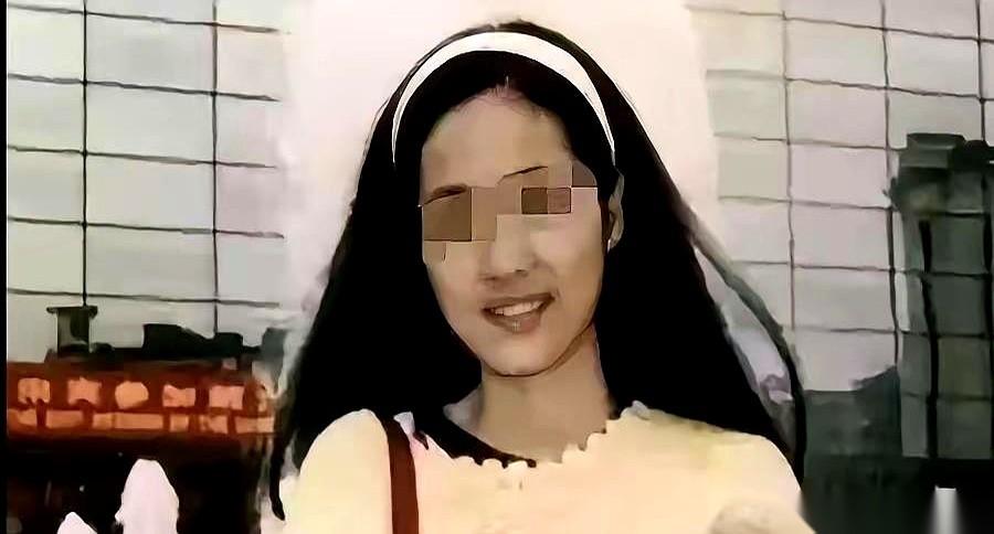 他拿命替她抹平了那个所谓的“家”。
二十八天后，他去地下结了账。
而那个被他拼死