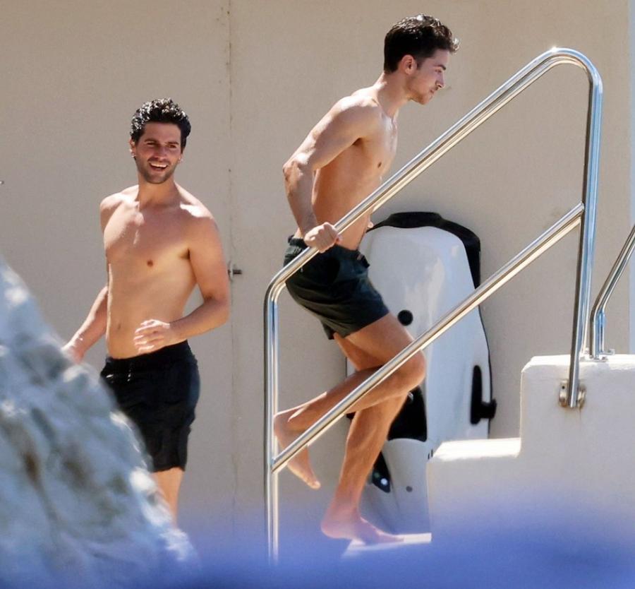 Manu Rios（马努·里奥斯）和他的长期造型师 Marc Forne（马可·