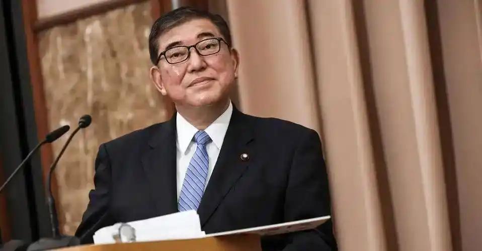 日本前首相石破茂曾在《每日新闻》上说过一番话，当时直接把日本舆论炸开了锅！他说：