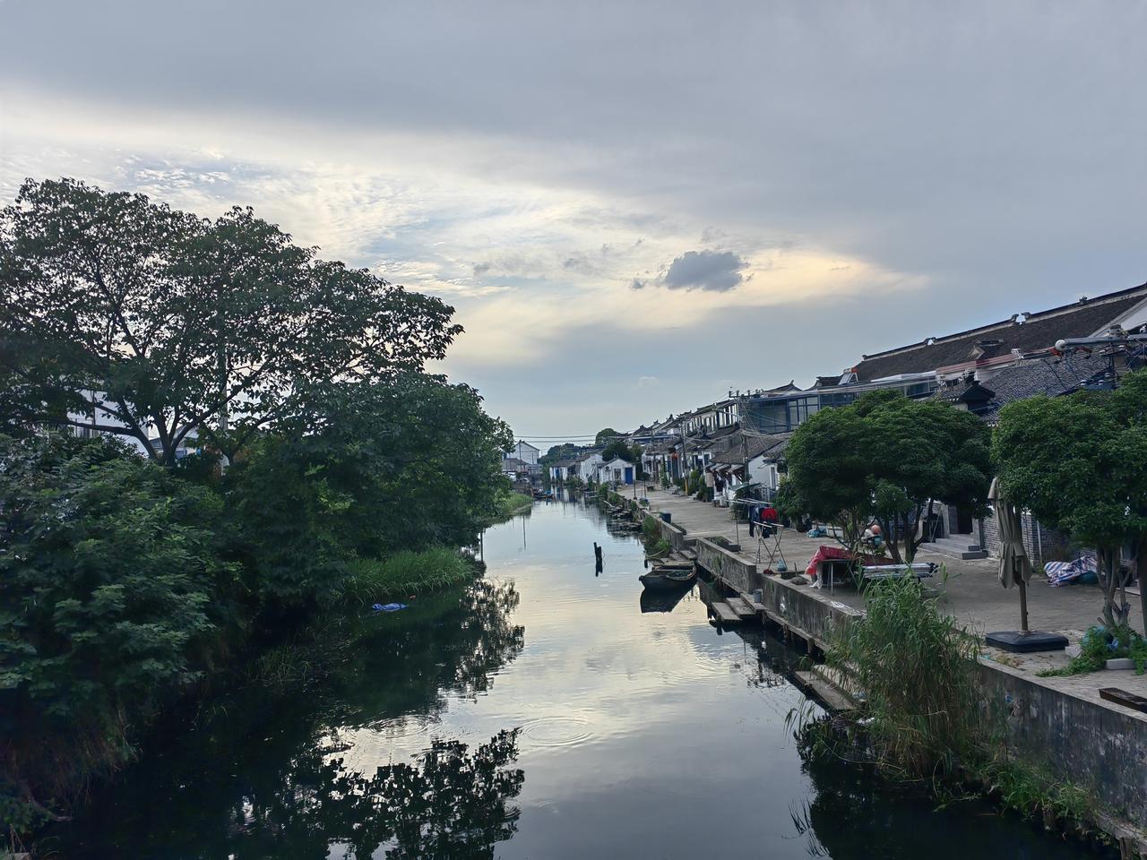 苏州阳澄湖边的傍晚