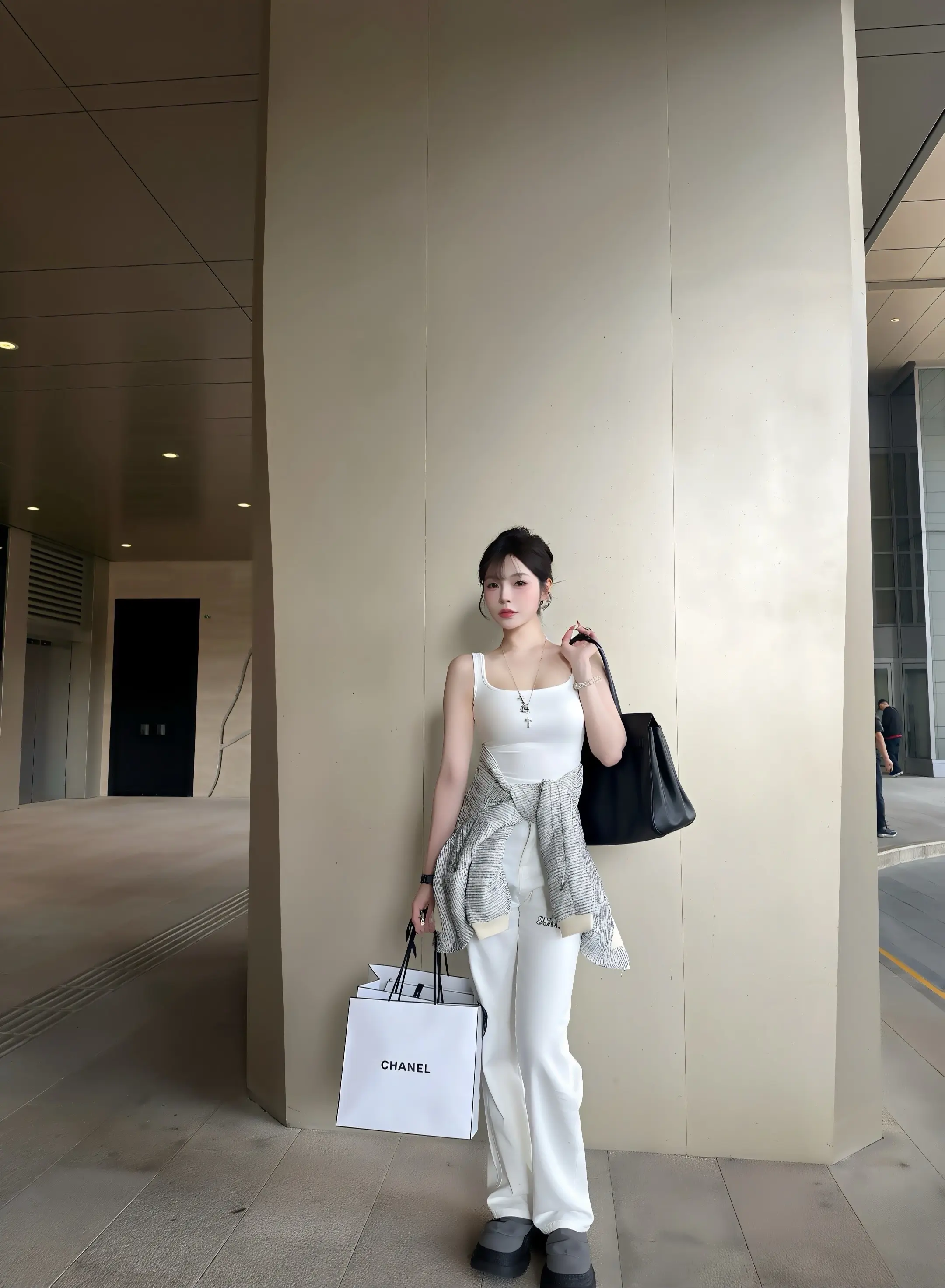 “相信爱 但不找了 分币不掏 就掏东西 还都是小东西”