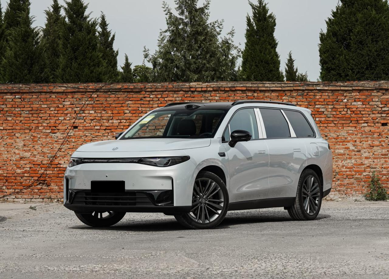 2026款零跑C16要来了，作为一台中大型SUV，新款车型继续提供增程式和纯电动