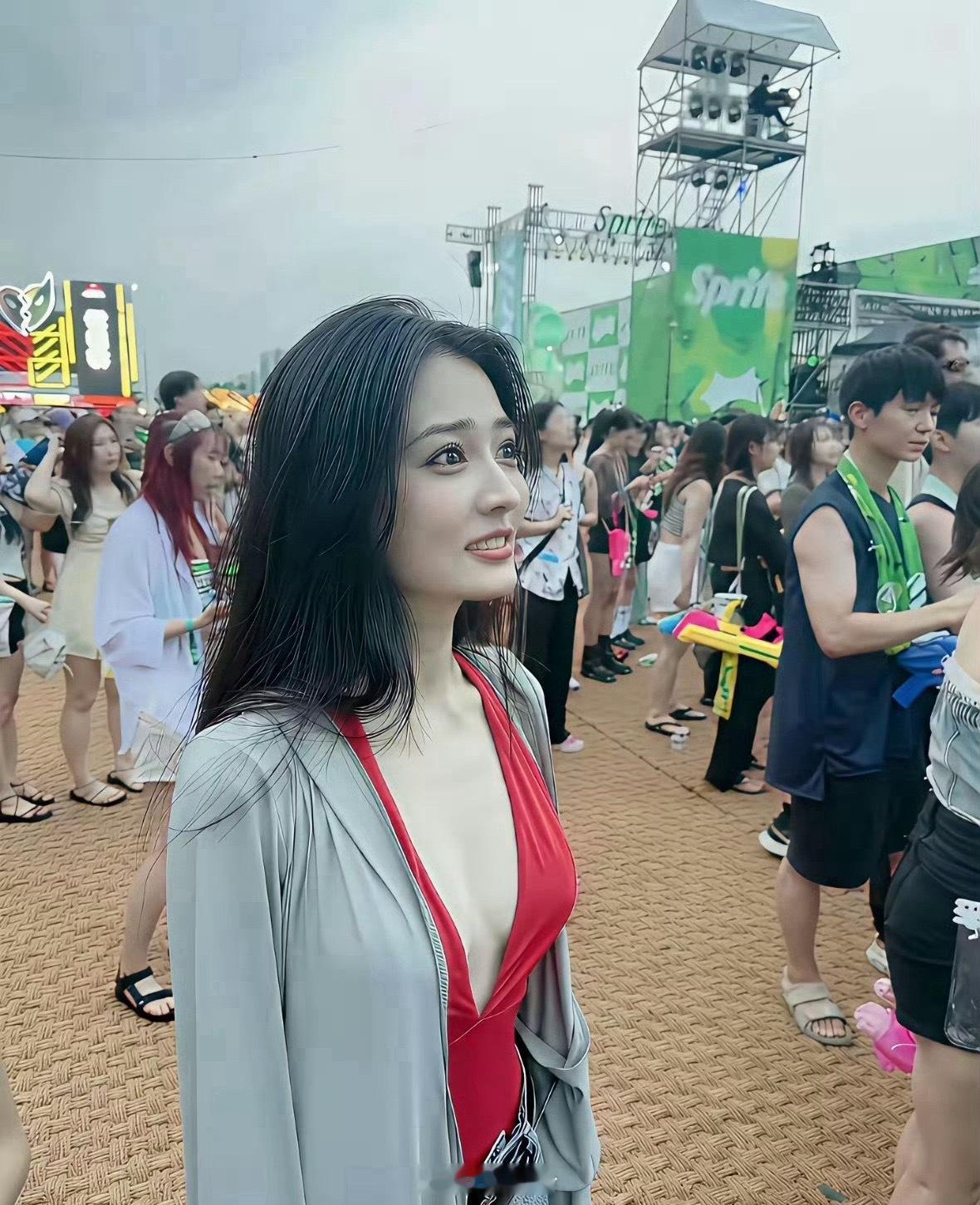 徐璐在这种场合，穿这种衣服真的合适吗