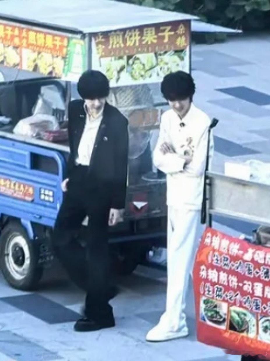 两位少爷坚持联姻… 