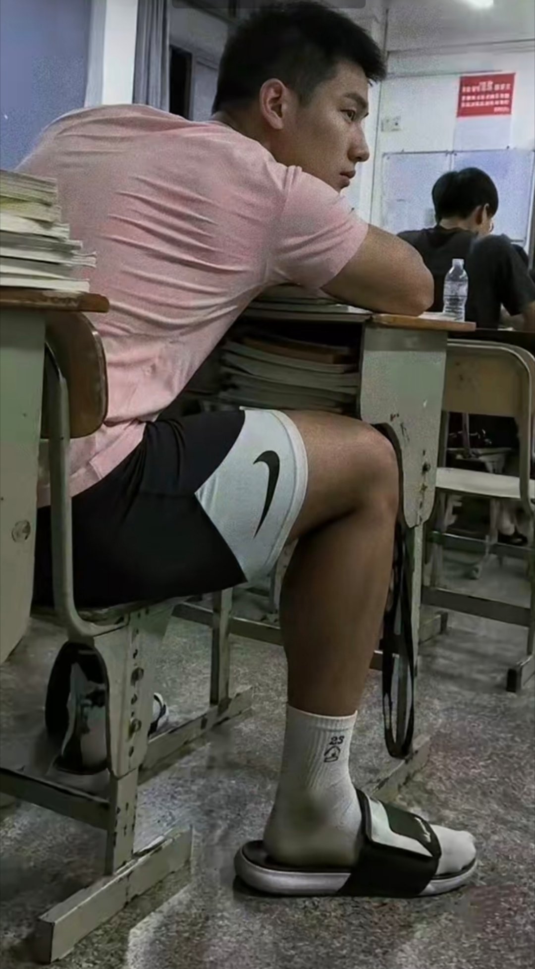 这种体育生到底是谁在喜欢不应该喜欢干干净净的吗 