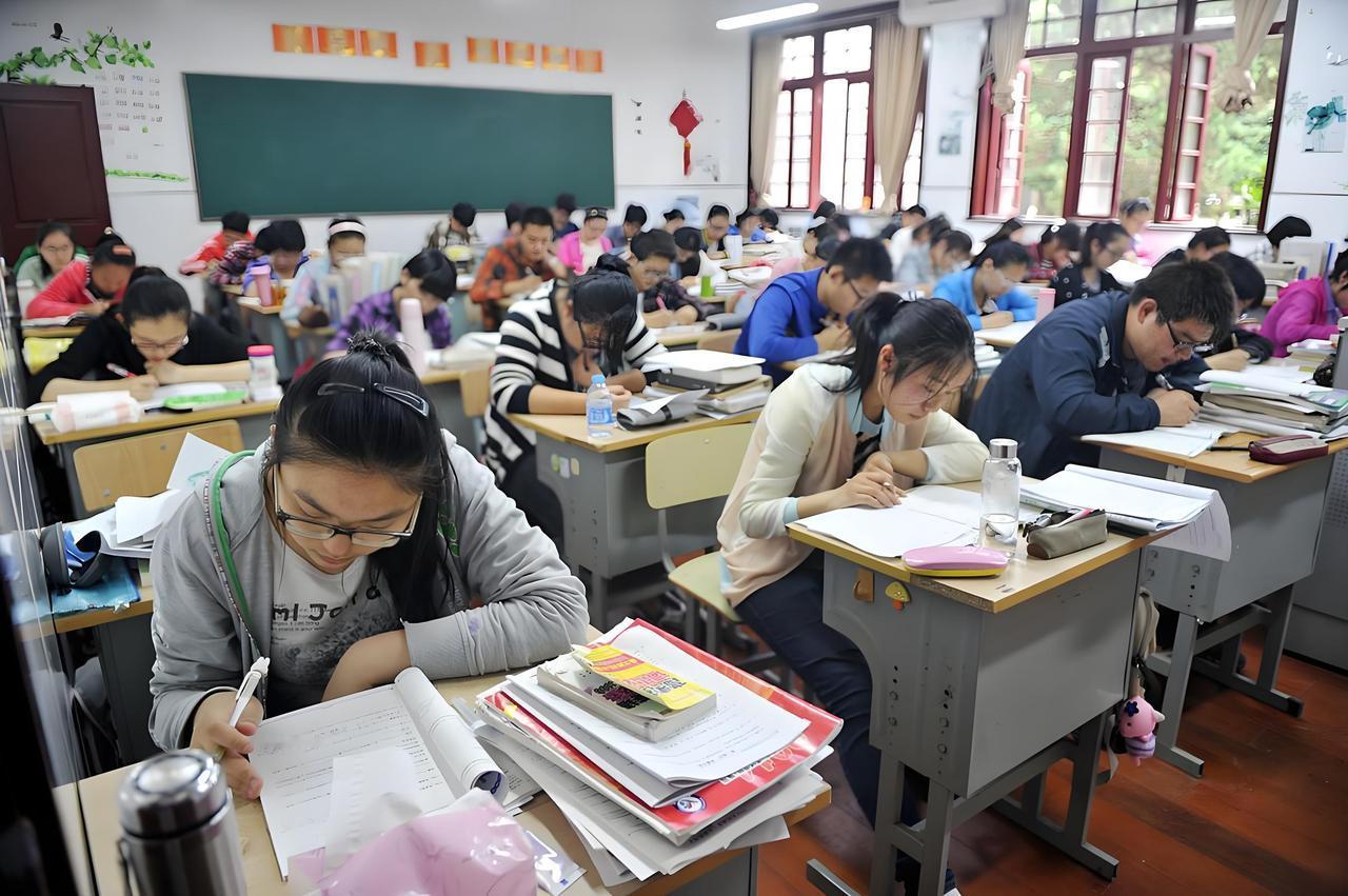 学生数学成绩差的真正原因✅90%的孩子都中招
很多家长和孩子都疑惑：明明每天按时