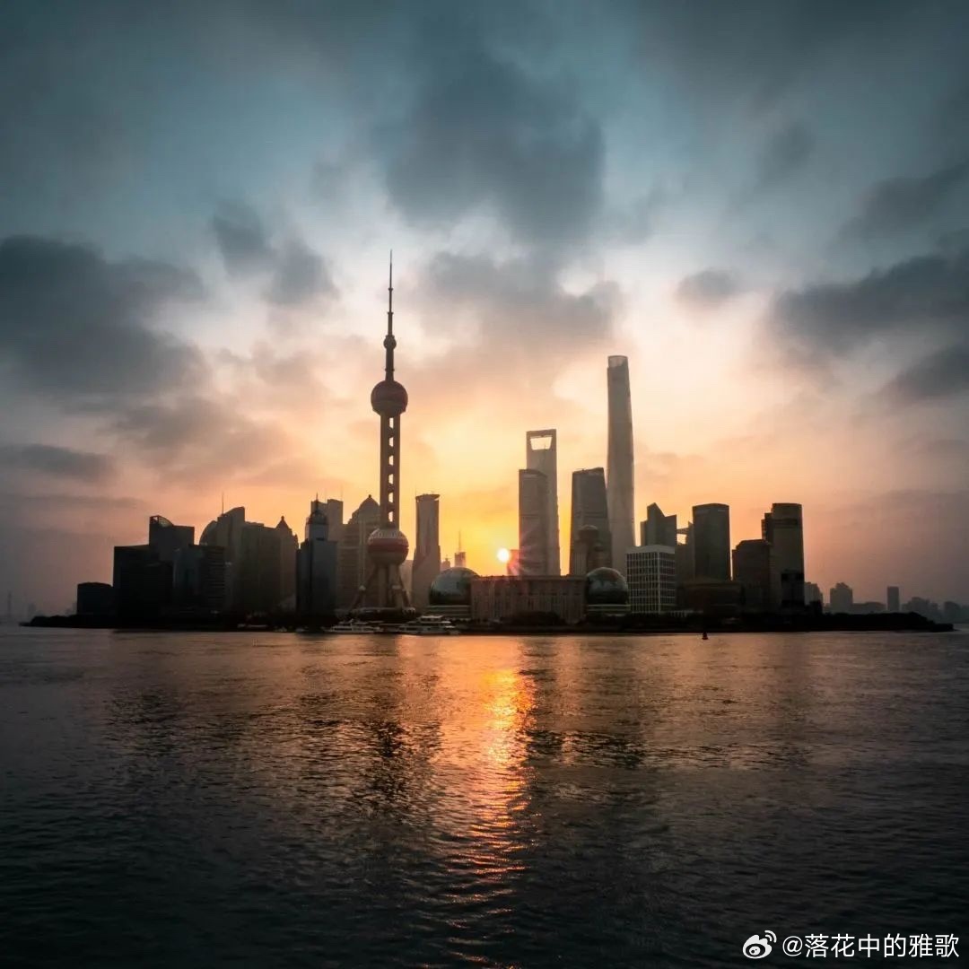 晨曦，收到儿子的生日礼物。儿子是唯一一个生日给我送礼物的人。 