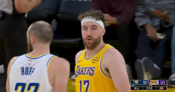 湖人大将蒂米真是太会打球了！在今天湖人主场以128：117击败步行者的比赛中，蒂