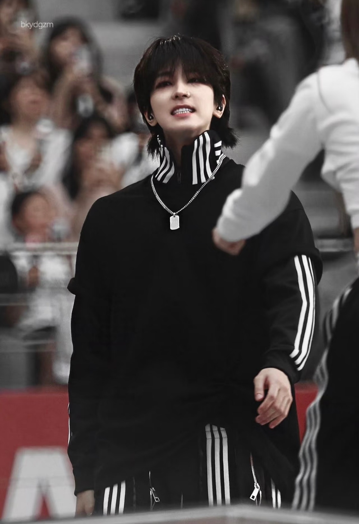 Wonwoo全圆佑[超话]  永远的阿迪男cr.水印 ​​​