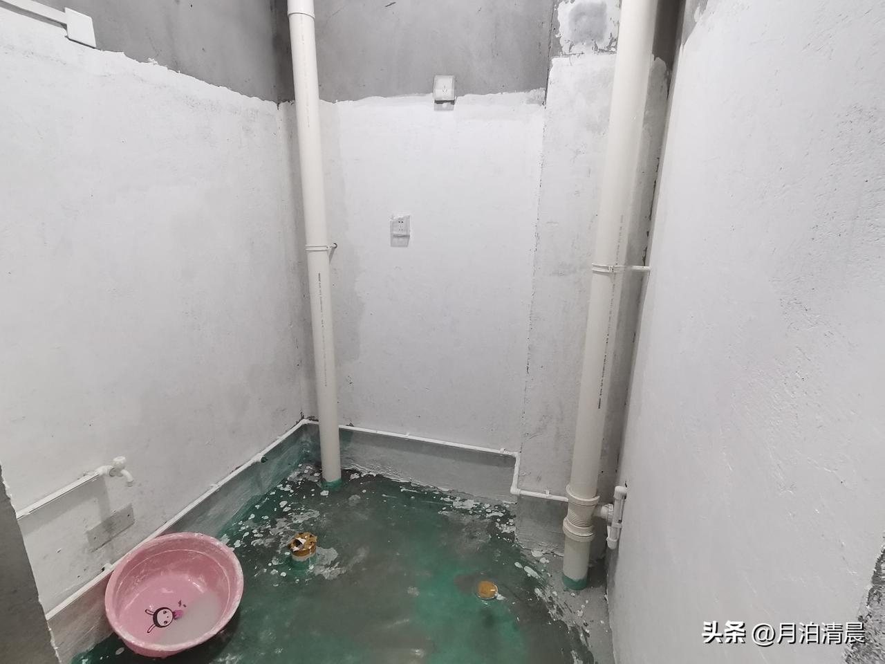 老婆装办公室，我悟出了一个男人的终极真理：千万别干活。

当初是她自己说：“毛坯