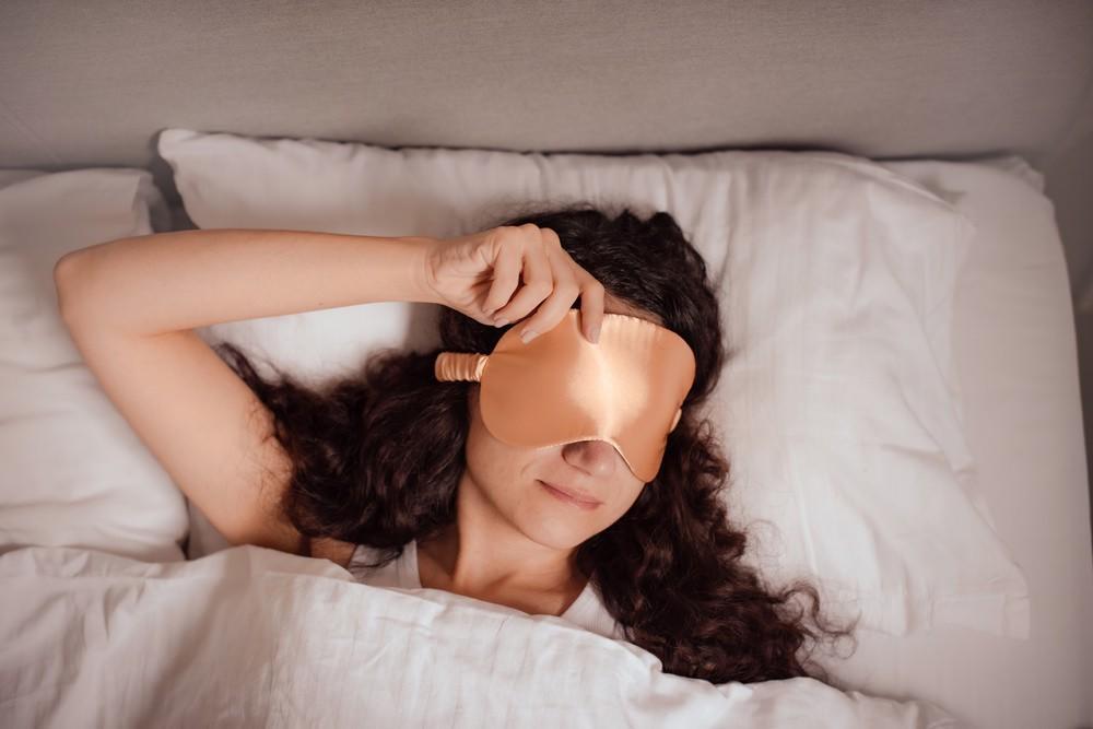 【#大脑每天至少需要10小时保养#】#维持大脑健康至少睡够7小时# 大脑是人体最