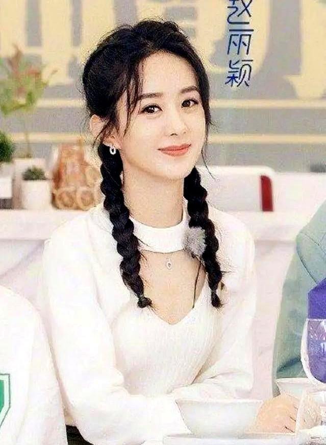 田曦薇这是要彻底复刻赵丽颖的路子了？

她对自己的“甜妹”人设看得特别重，尤其那