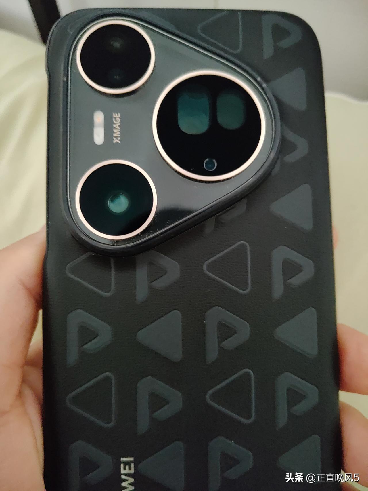 有人问手机的功能差不多，价格差不多，怎么选，我的答案很简单，续航好、信号好、系统