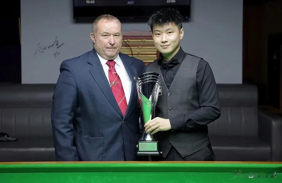 最新消息，世台联（WPBSA）和世界斯诺克巡回赛（WST）刚刚公布了16个业余球