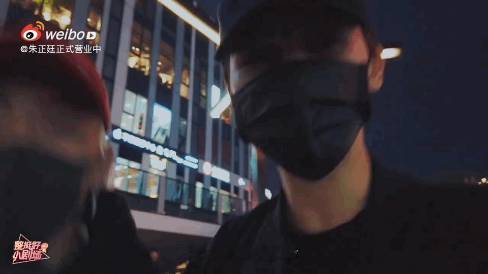 这个鬼廷。。我该怎么跟你解释这个鬼廷呢。。。特别萌的两只。。。 