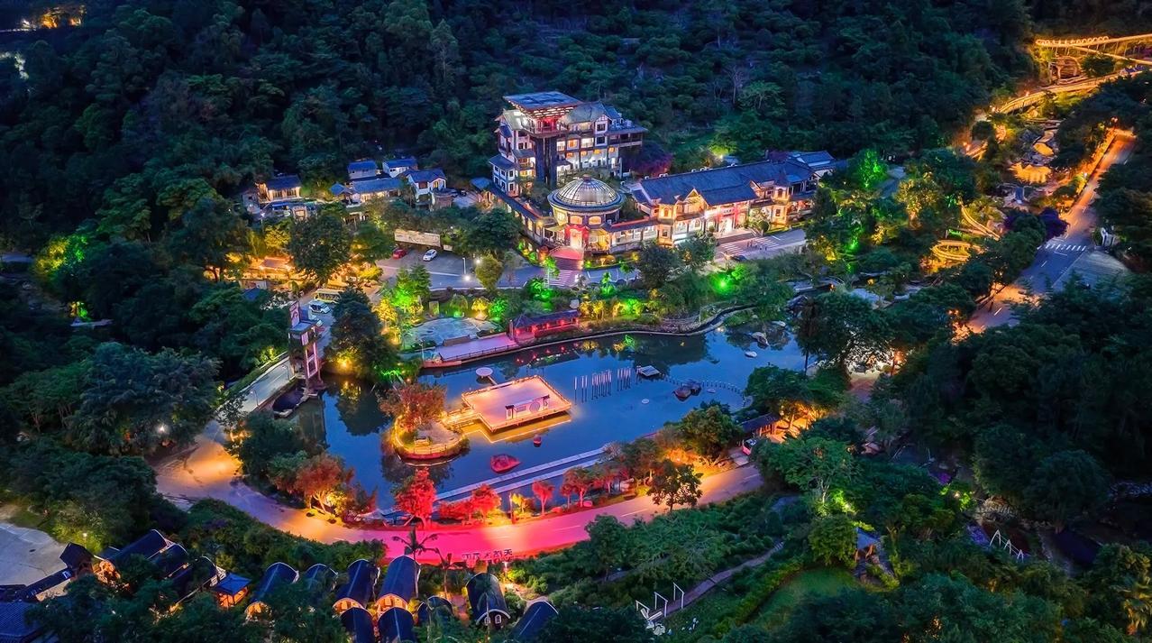 大疆DJI Mavic 4 Pro（御4）试拍，夜景的画质杠杠的，噪点减少了许多