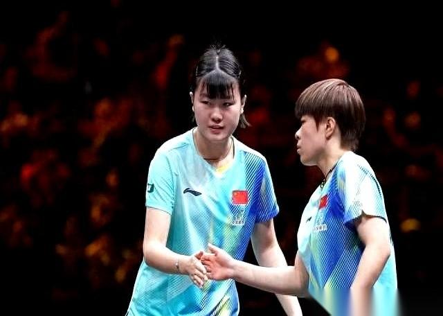 WTT中国大满贯女双四强名单刚摆上台面的时候，场面看着挺提气：国乒三对组合，把日