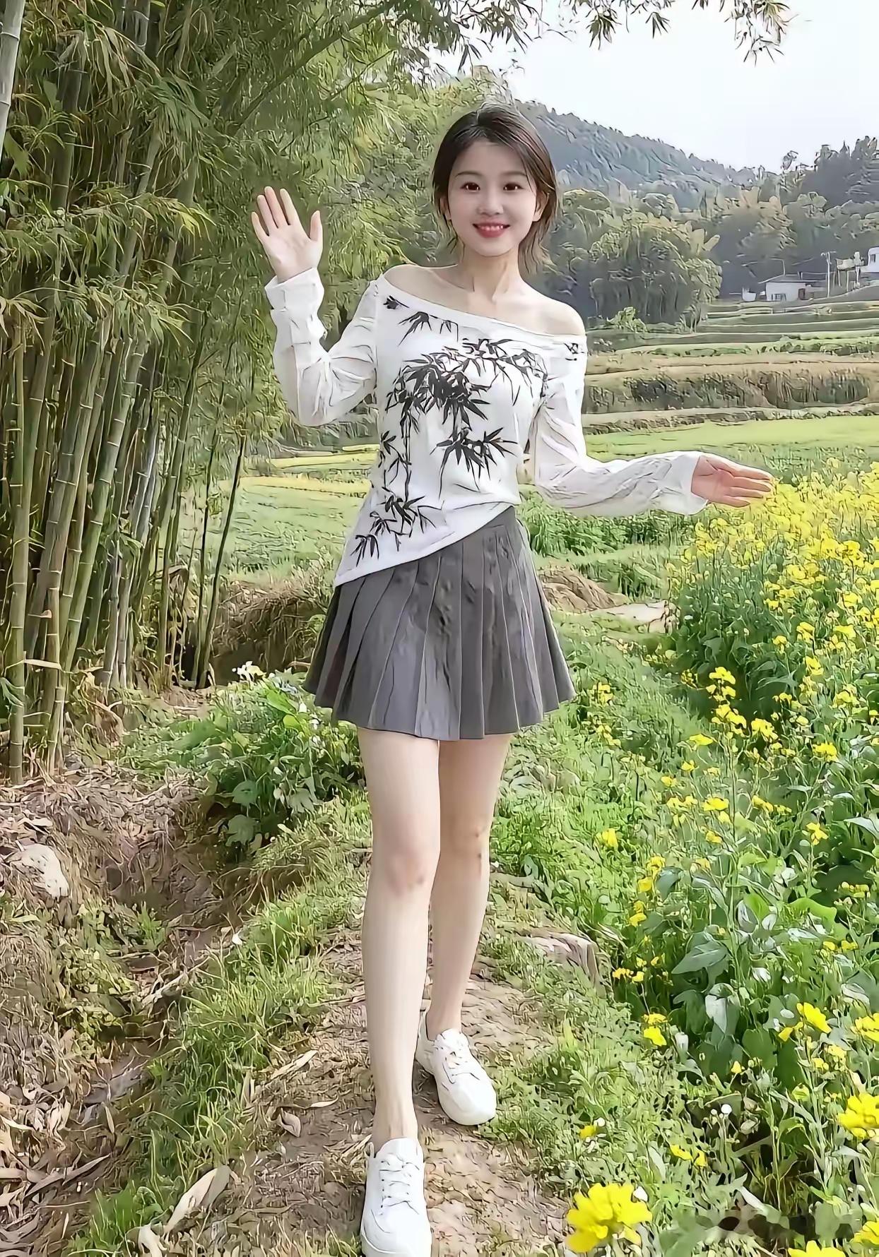 美不美看大腿
野原绽草花，娇俏韵堪嘉。
笑靥如霞染，纤姿映物华。
田头随意俏，众