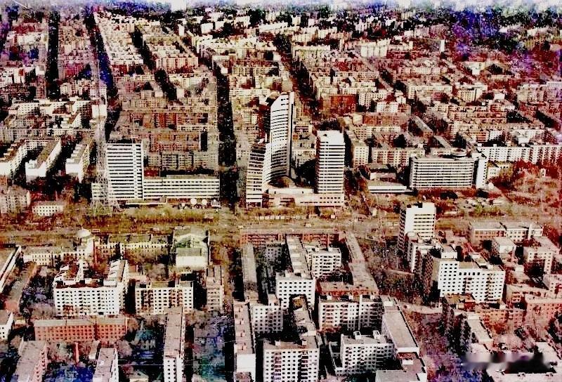 哈尔滨市中山路的核心区域，神秘的107招待所就在这个区域内，文革时期
造反派的指