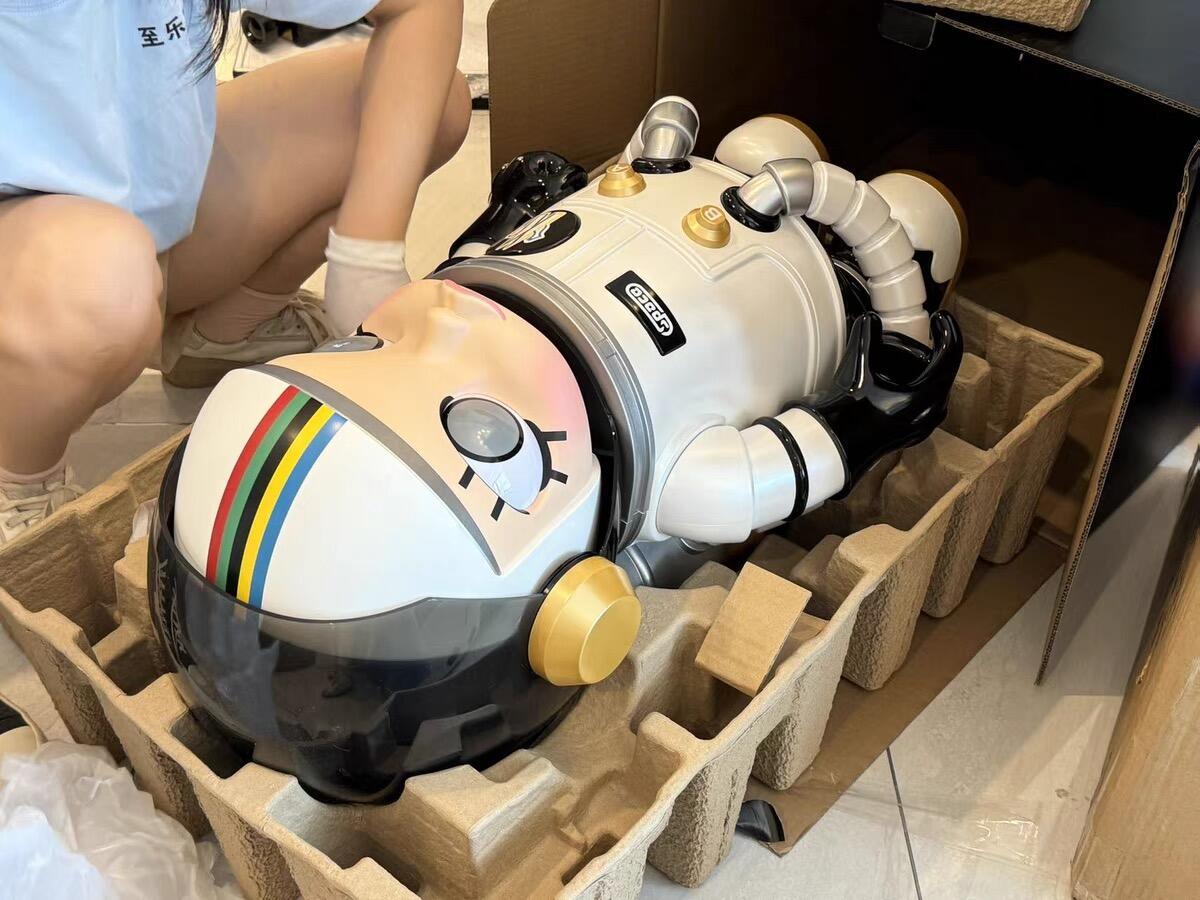 以前我总觉得，投资里赚到很多钱，人就会自然变得幸福。后来慢慢发现，好像也不是的比