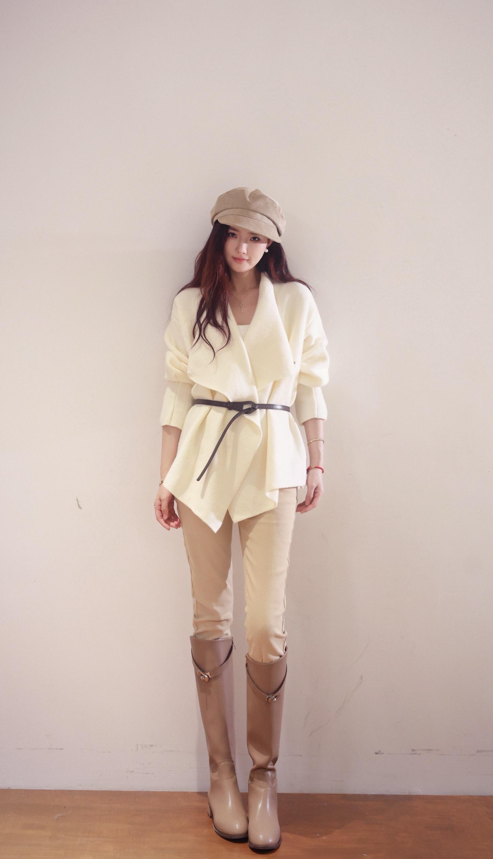 什么都是假的 只有我新买的衣服让我开心是真的