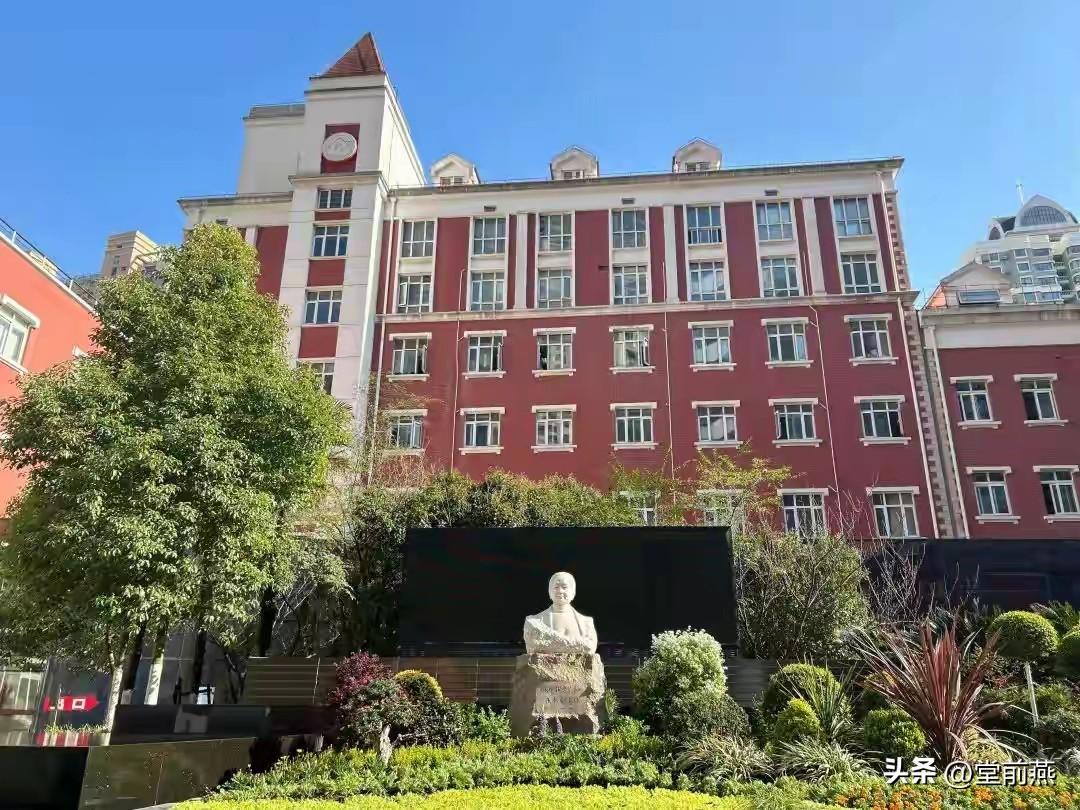 汇报总结结尾标准套路模板:

一、船的力量在帆上，人的力量在心上。

这是一段充