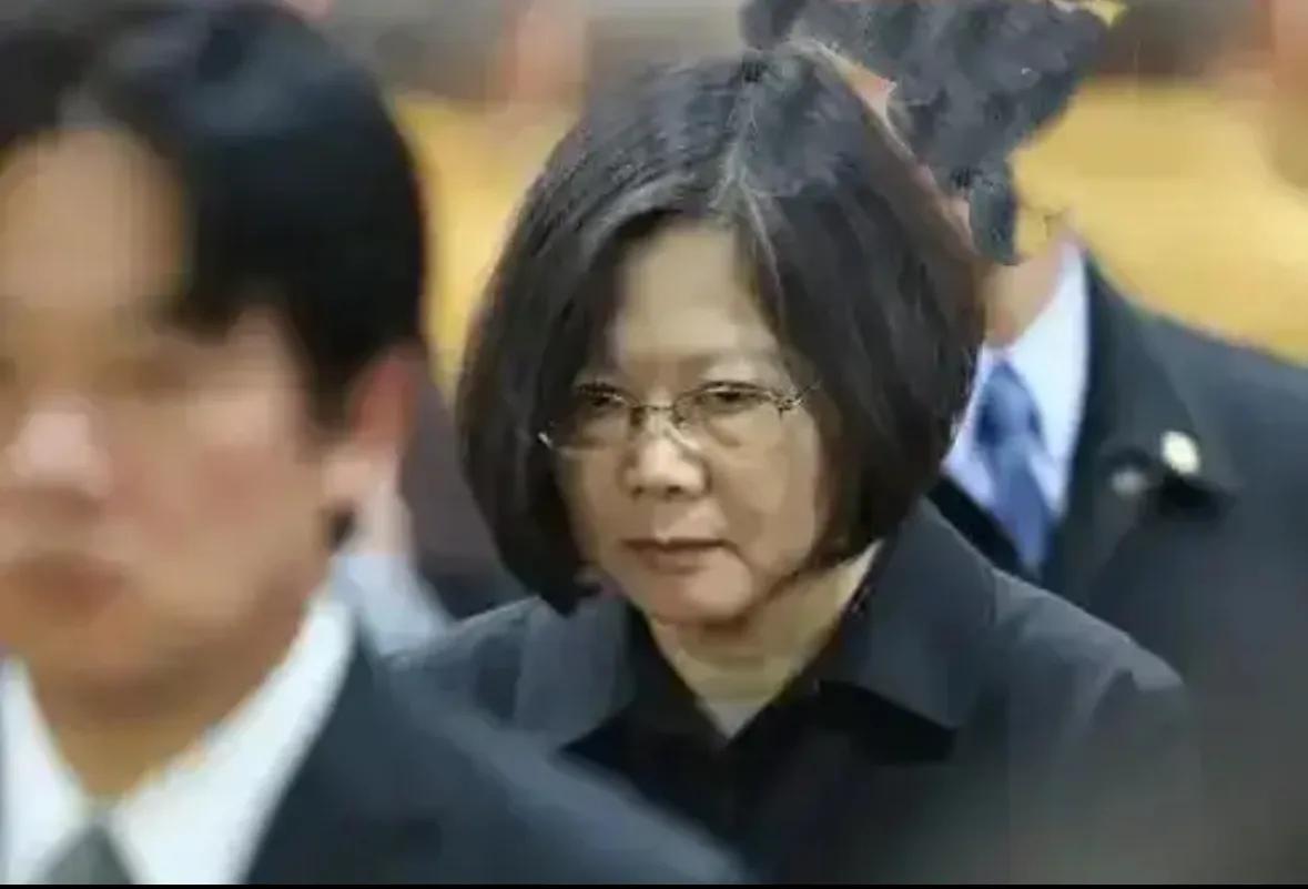 有人问统一后，赖清德、蔡英文是关押秦城监狱，还是燕城监狱？
 
秦城监狱主营押省