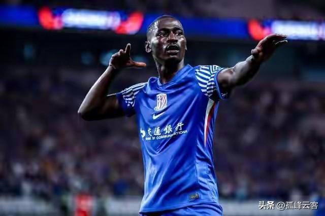 不得不说上海申花太豪迈，竟然把130万先生阿苏埃租借到西乙球队“磨练”！
202