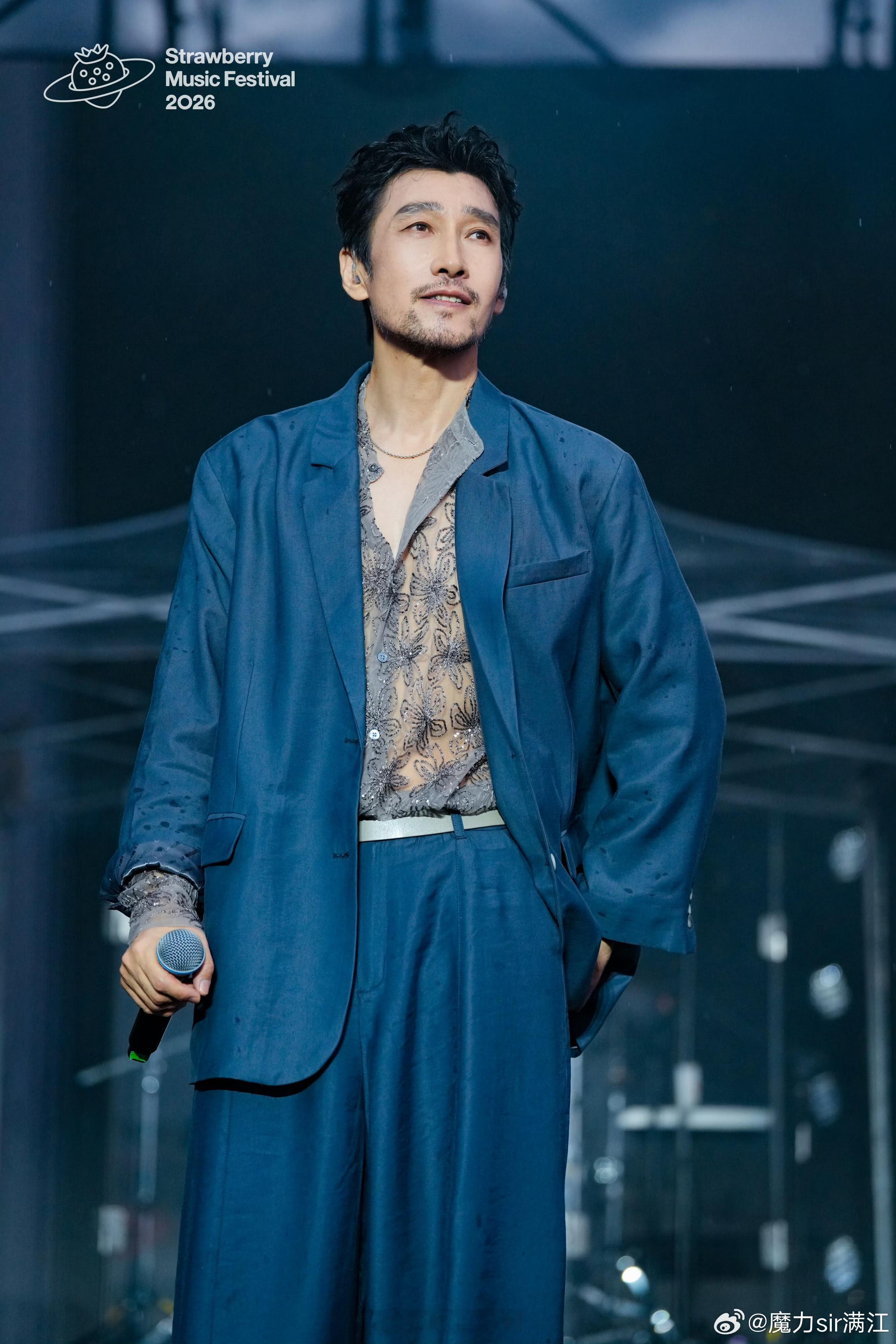 披荆斩棘五公真人秀海报披荆斩棘公演舞台披荆斩棘来到五公这一轮，各组之间属于强强对