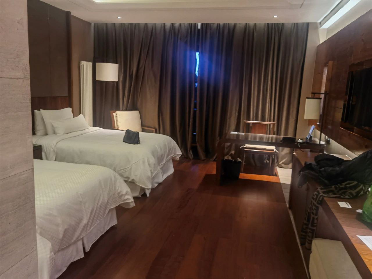 😕亲姐弟出去旅游，住标间还是2间房？ ！！！ ​​​