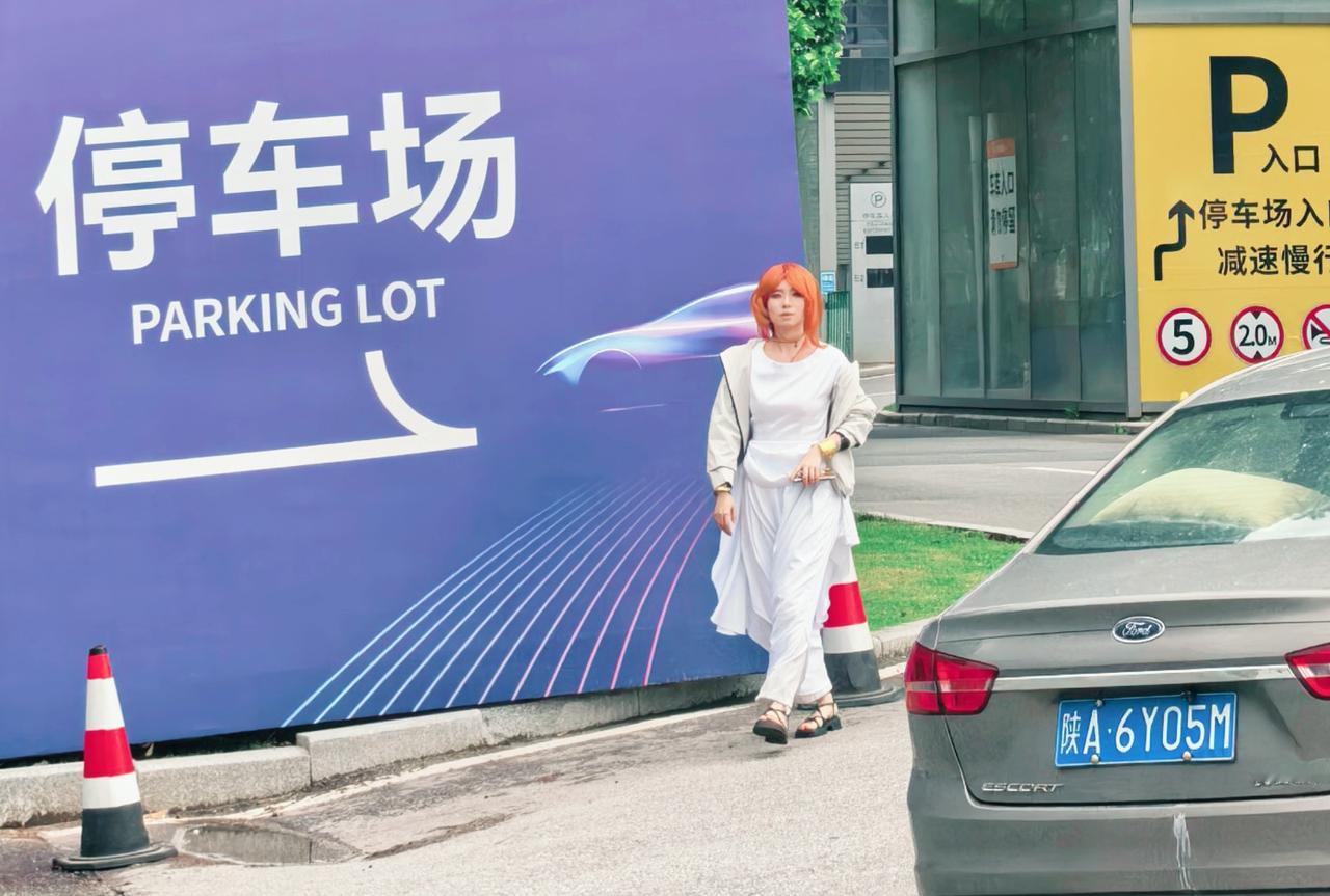 世界是我的背景板，我穿什么，就是什么风格。