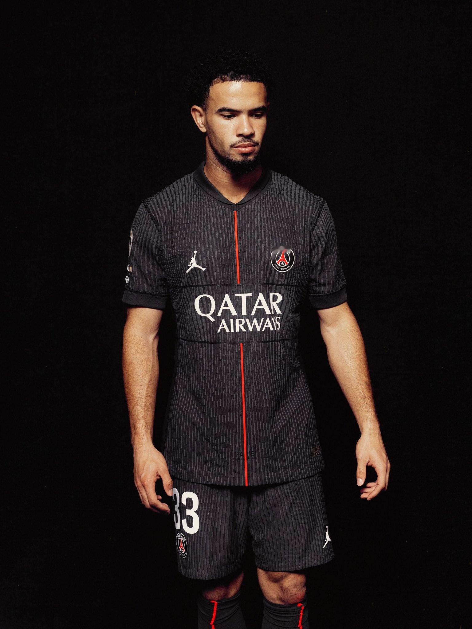 这也太帅了吧 第四球衣