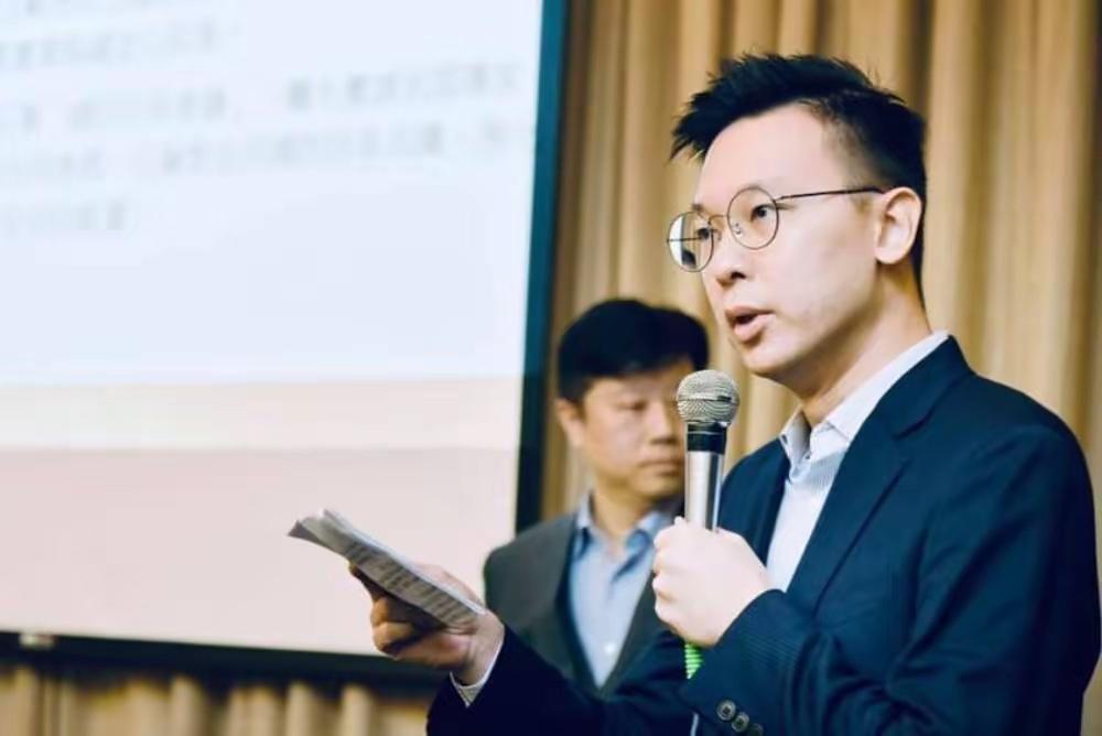 同时受到赖清德和蔡英文重用的“台独青年军”头目林飞帆在美国智库投书叫嚣：

台湾