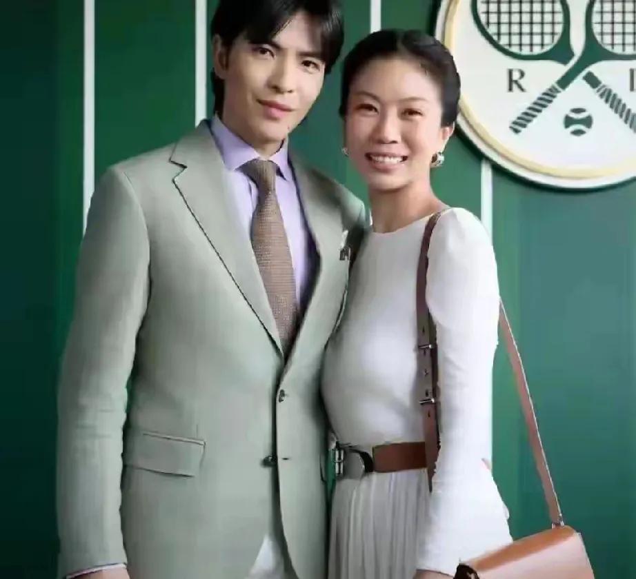 萧敬腾“老妻少夫”婚姻，现实比浪漫残酷得多！
         萧敬腾和林有慧，