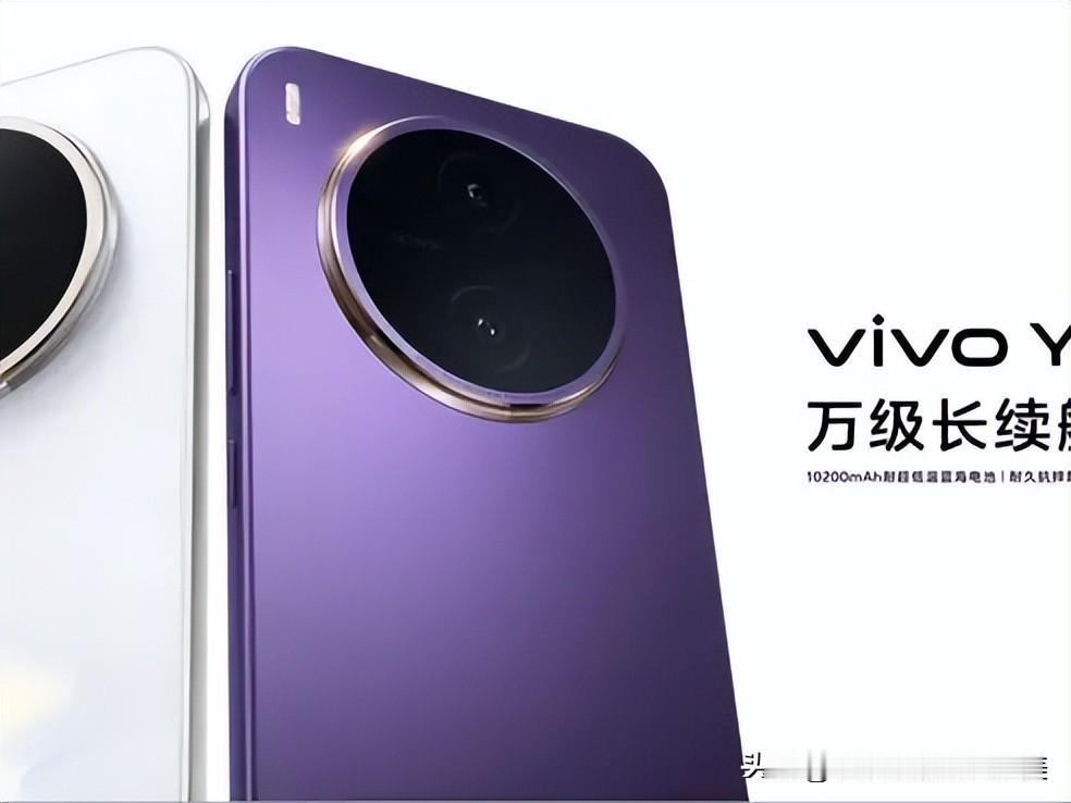 在手机续航越来越卷的今天，“一天一充”早已满足不了户外工作者、长辈和重度用户的需
