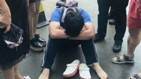不管孩子考的好不好，别指责孩子！我附近小区有个小孩，高考完没考好，要跳河，得亏被