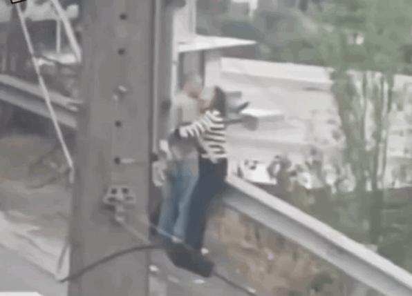 春天到了，担心的事还是发生了，这下所有人总算能放心了。