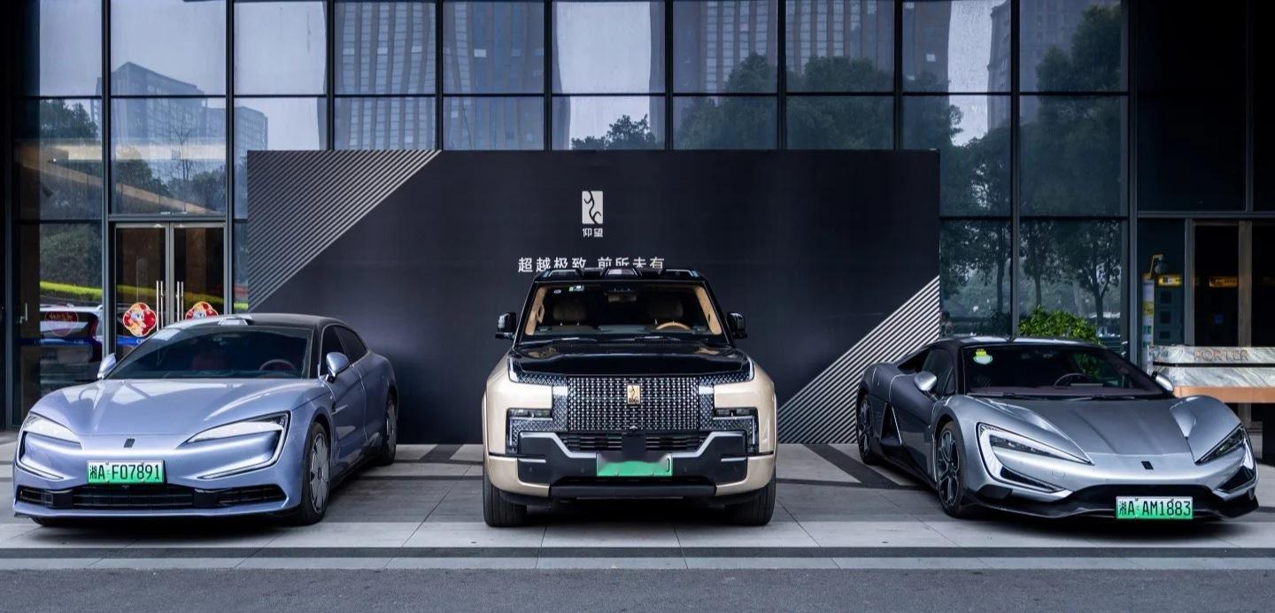 仰望全家福：U789，全球最强品牌矩阵。 